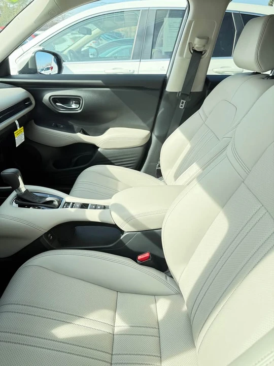 2026 Honda HR-V 3rd Gen - Image 8 of 11