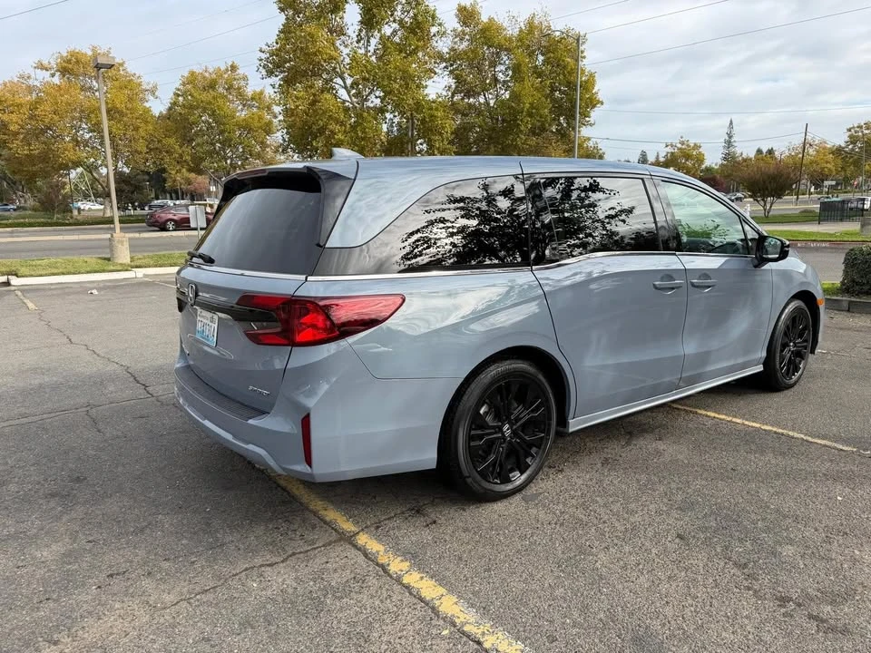 2026 Honda Odyssey - Image 3 of 16