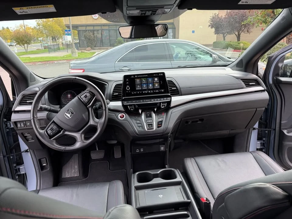 2026 Honda Odyssey - Image 10 of 16