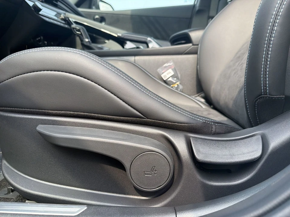 2026 Hyundai Elantra - Image 12 of 31