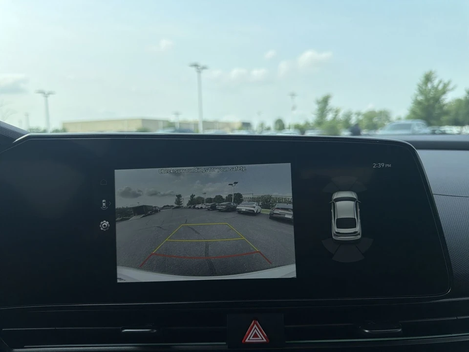 2026 Hyundai Elantra - Image 17 of 31
