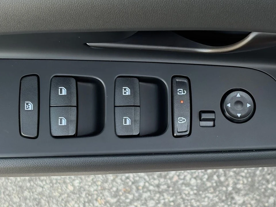 2026 Hyundai Elantra - Image 15 of 31