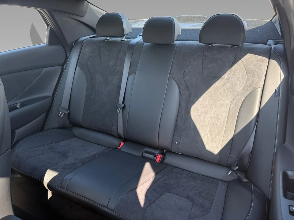 2026 Hyundai Elantra - Image 4 of 31