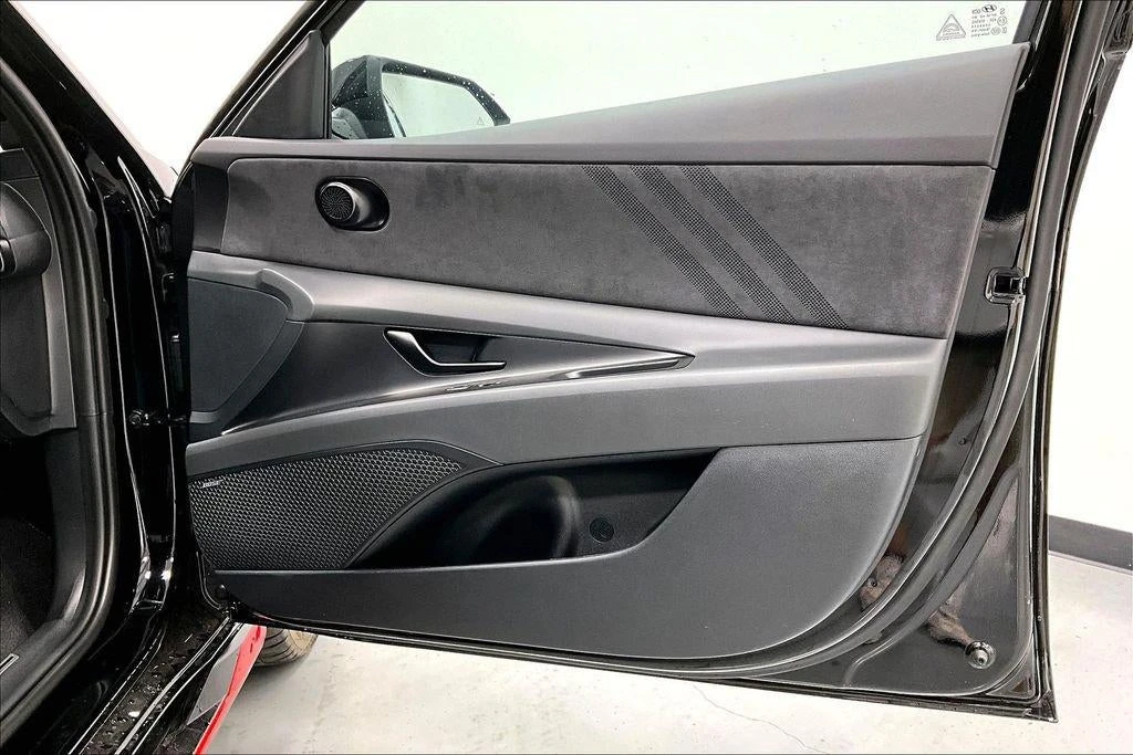 2026 Hyundai Elantra - Image 10 of 31