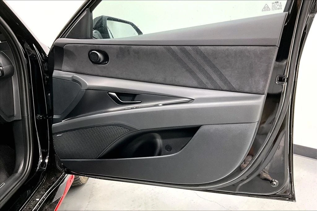 2026 Hyundai Elantra - Image 10 of 31