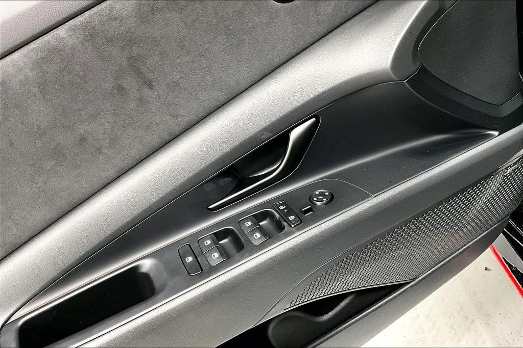 2026 Hyundai Elantra - Image 18 of 31