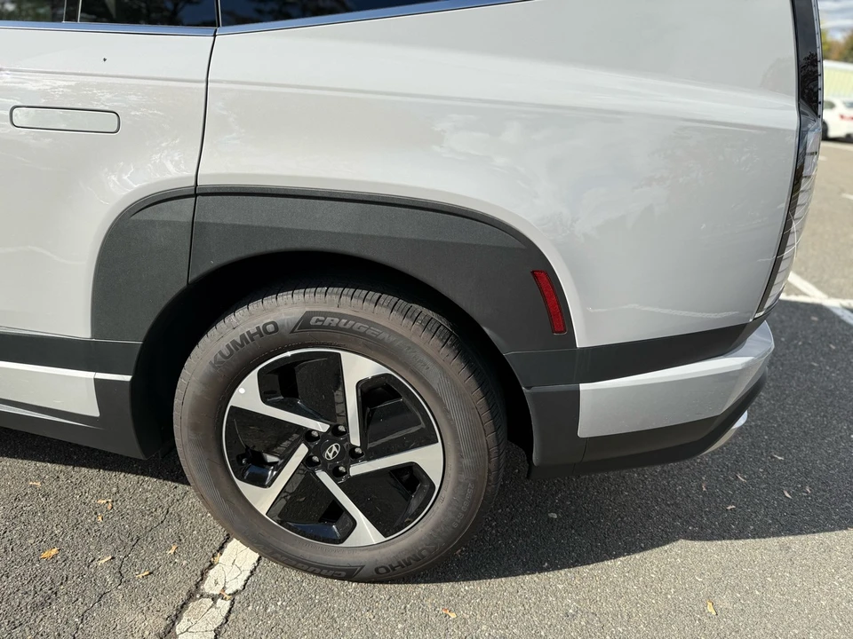 2026 Hyundai Ioniq 9 - Image 18 of 31