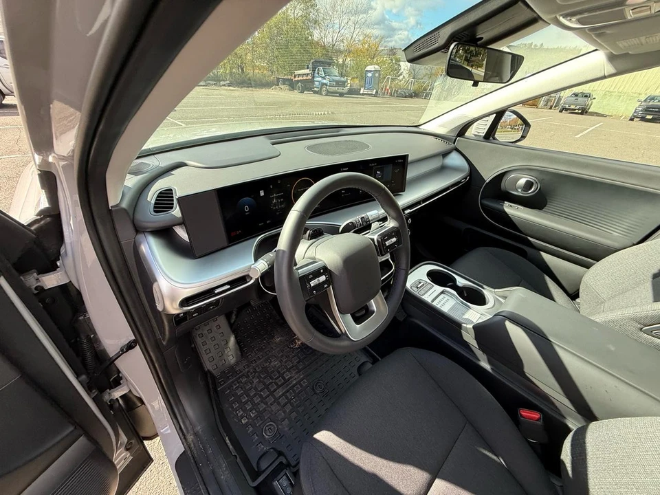 2026 Hyundai Ioniq 9 - Image 27 of 31