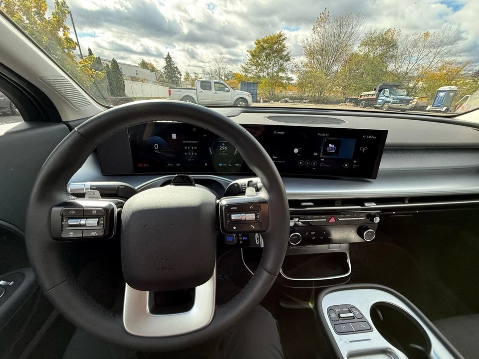 2026 Hyundai Ioniq 9 - Image 29 of 31