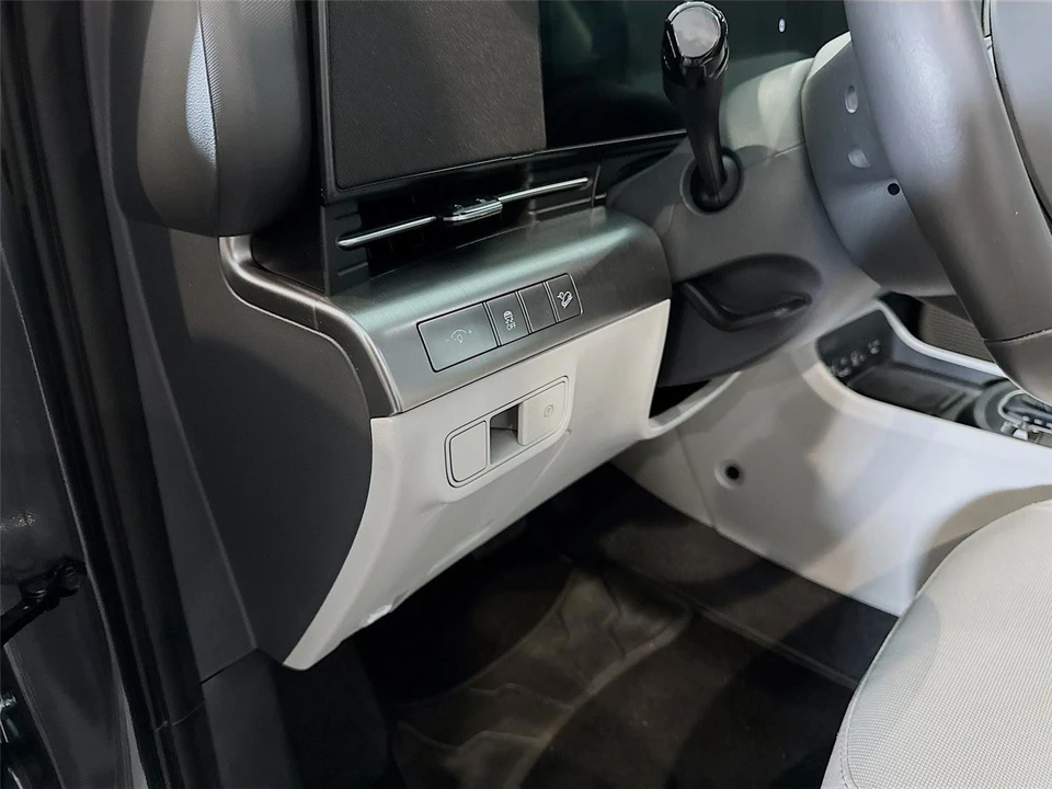 2026 Hyundai Kona - Image 7 of 31