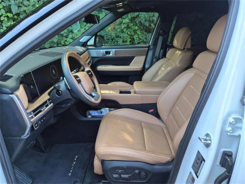 2026 Hyundai Santa Fe - Image 8 of 19
