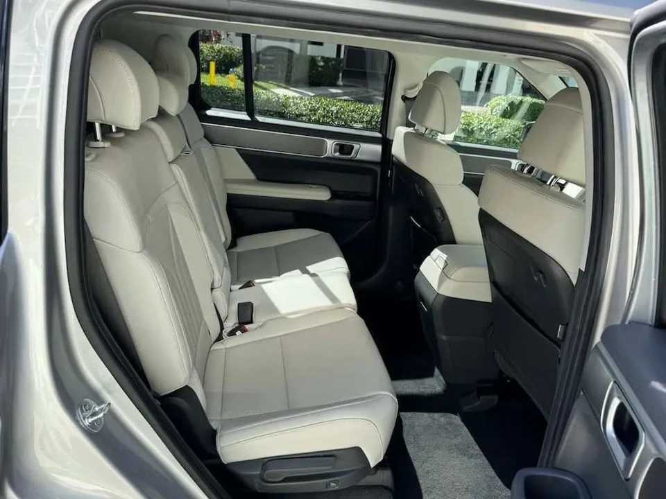 2026 Hyundai Santa Fe - Image 10 of 12