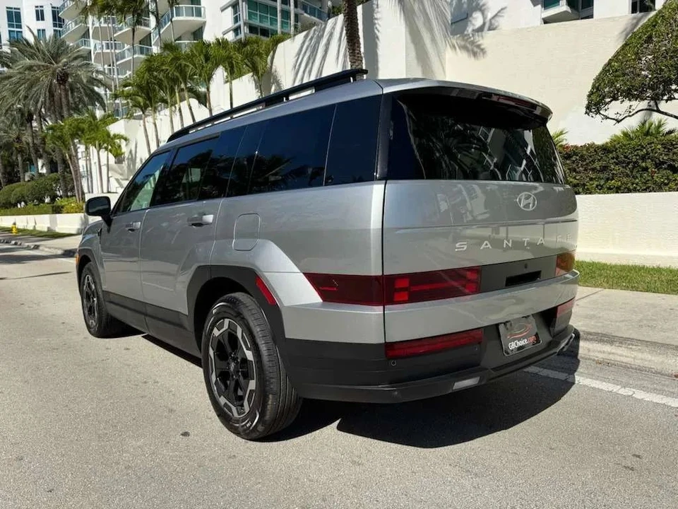 2026 Hyundai Santa Fe - Image 5 of 12