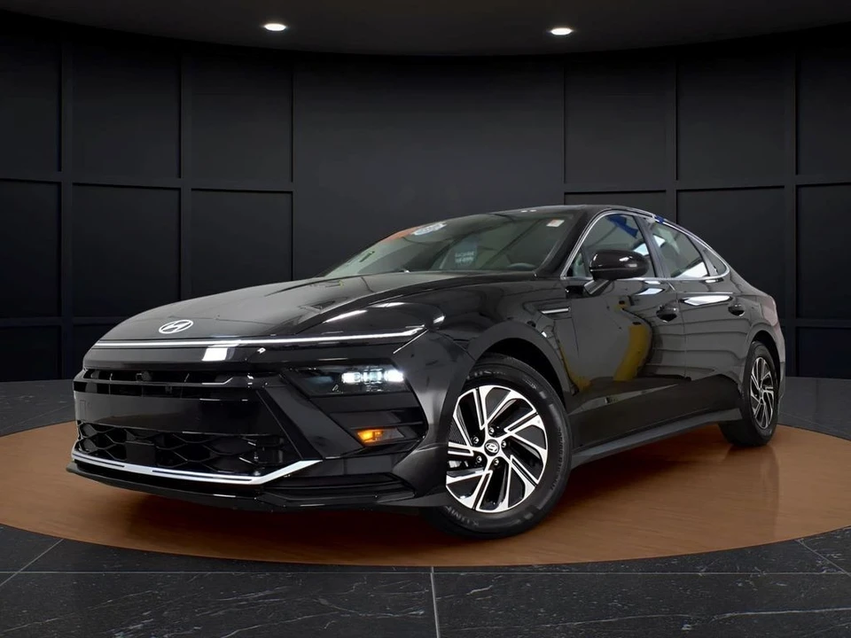 2026 Hyundai Sonata - Image 3 of 21