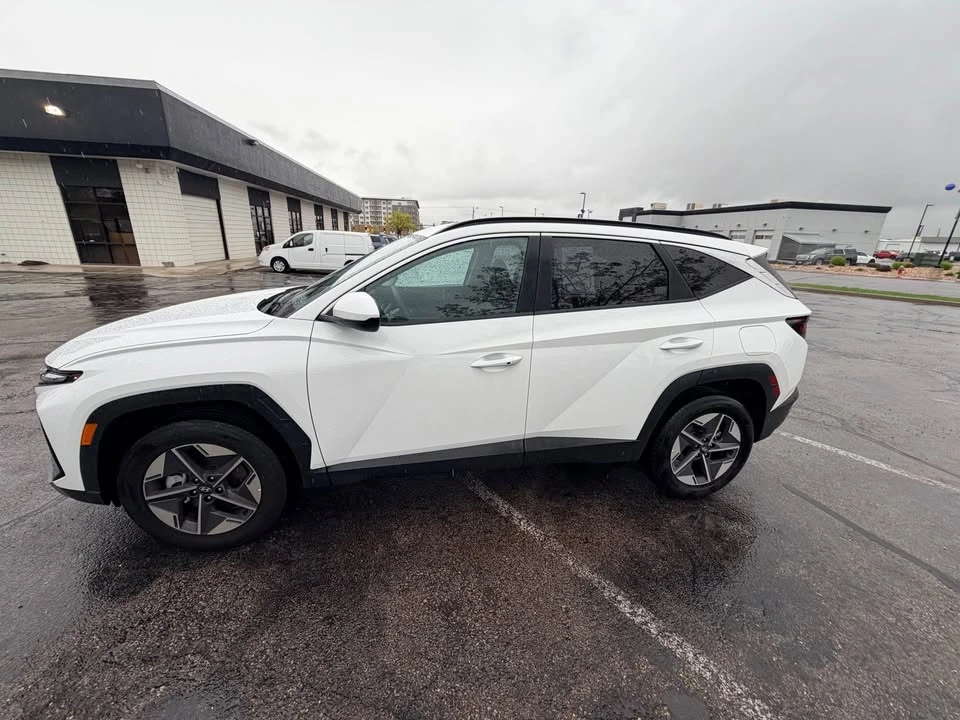 2026 Hyundai Tucson - Image 2 of 13