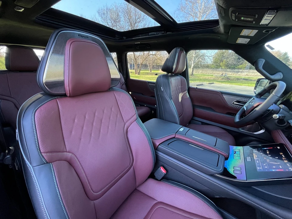 2026 Infiniti QX80 - Image 20 of 21