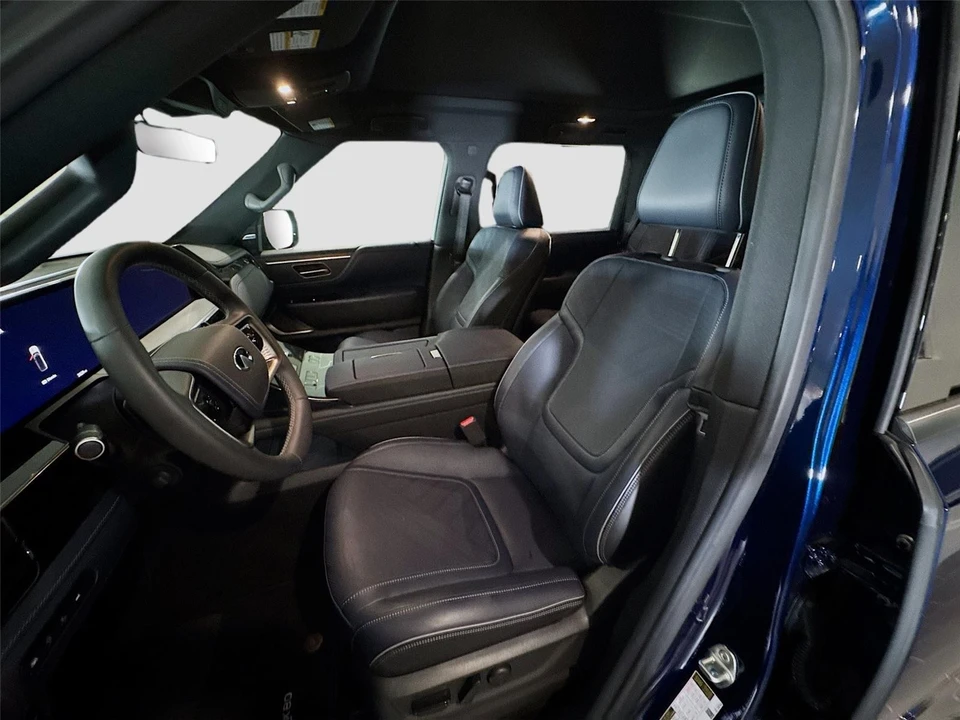 2026 Infiniti QX80 - Image 2 of 31