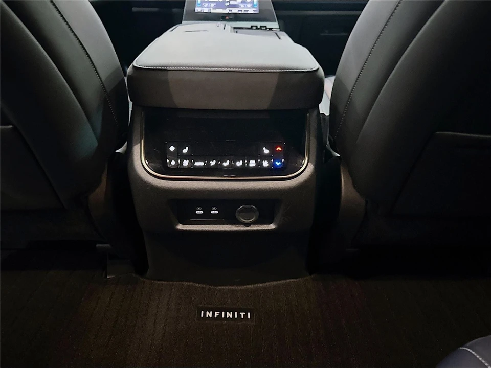 2026 Infiniti QX80 - Image 18 of 31