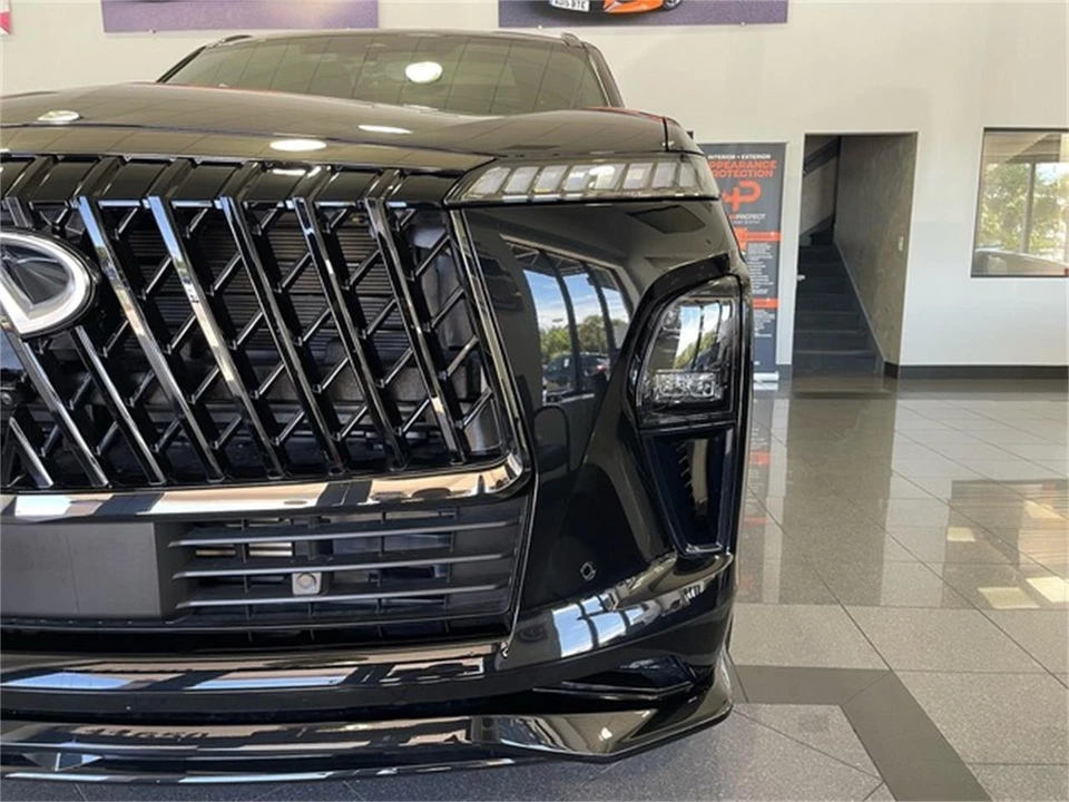 2026 Infiniti QX80 - Image 10 of 31