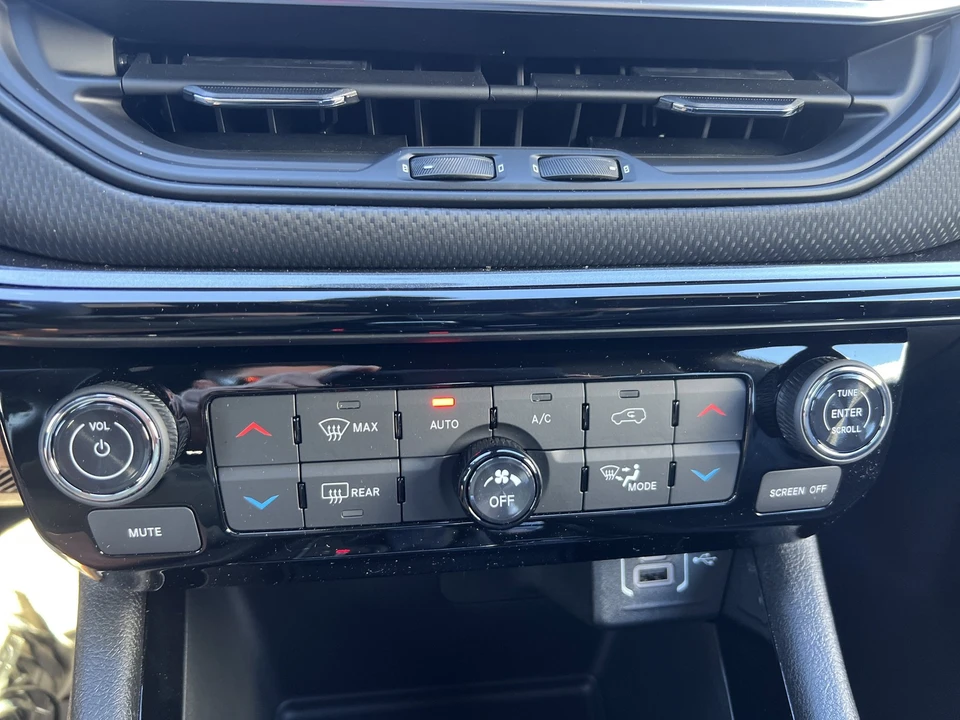 2026 Jeep Compass - Image 17 of 24