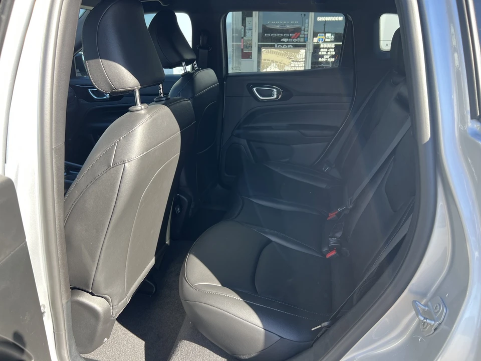 2026 Jeep Compass - Image 9 of 24