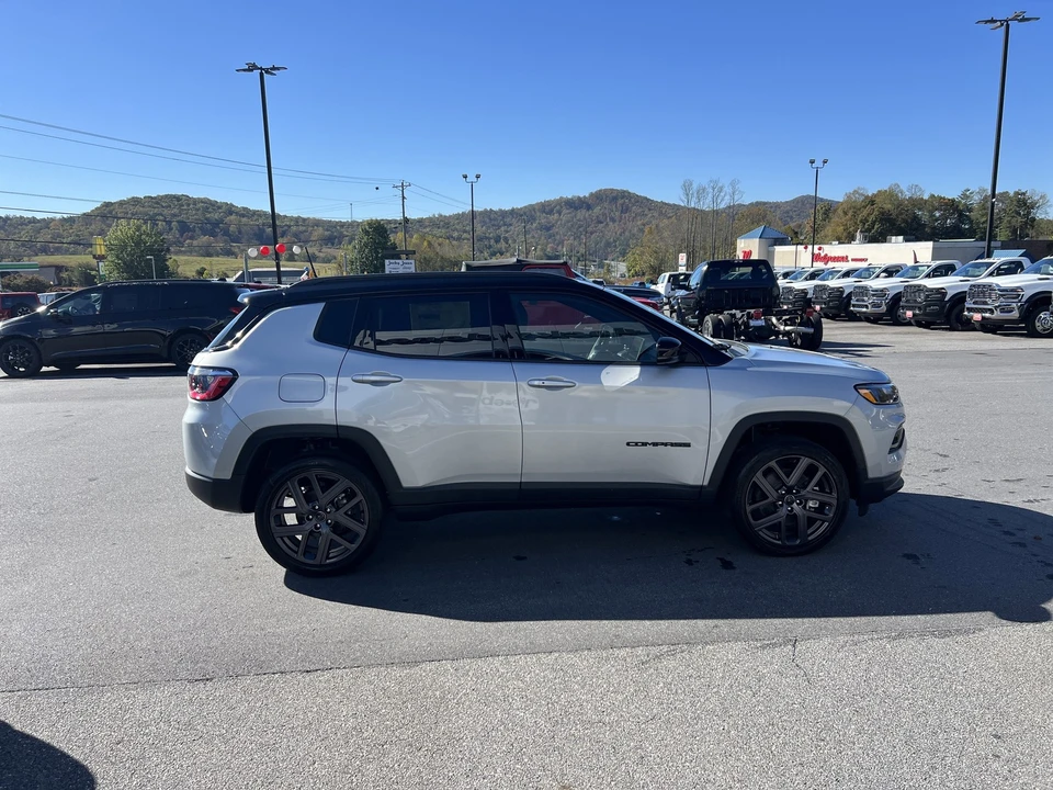 2026 Jeep Compass - Image 4 of 24