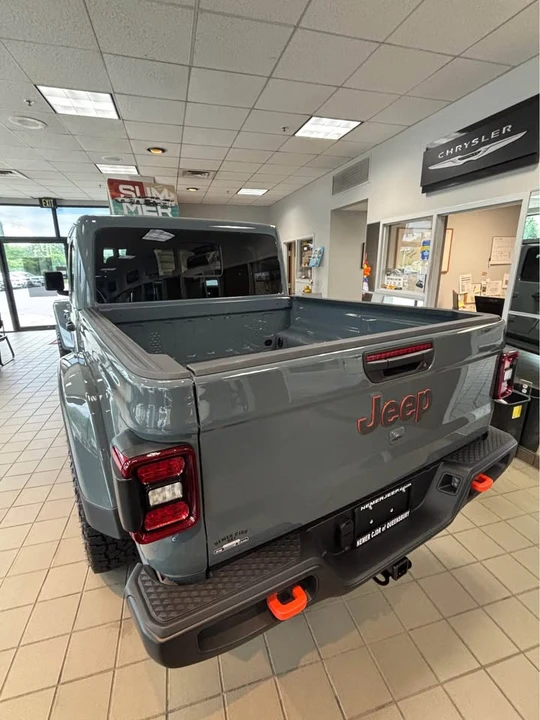 2026 Jeep JT Gladiator - Image 2 of 9