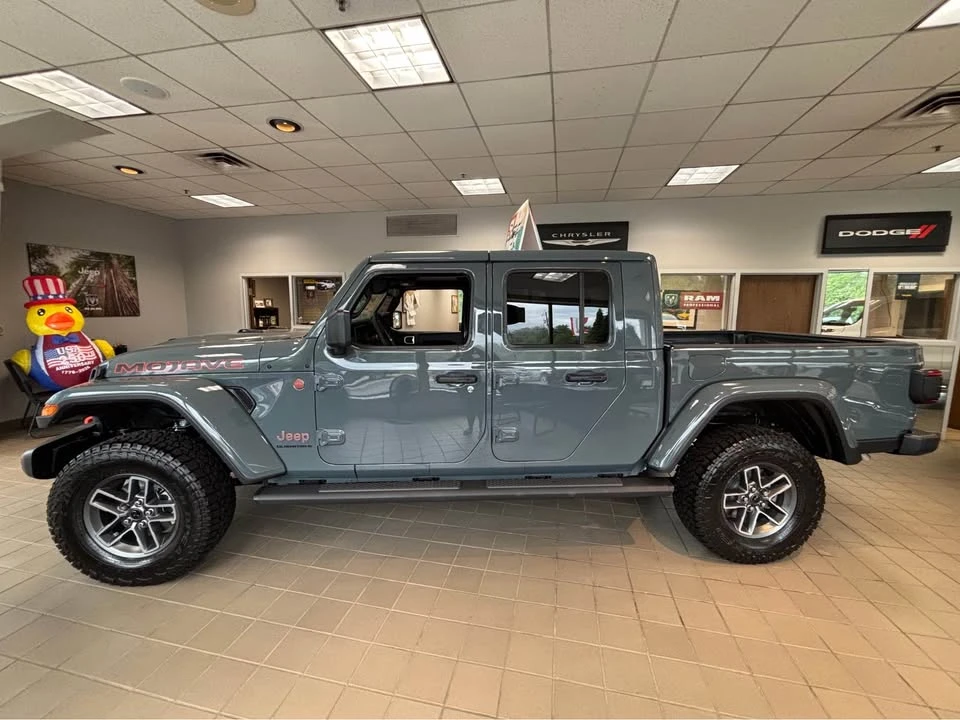 2026 Jeep JT Gladiator - Image 3 of 9