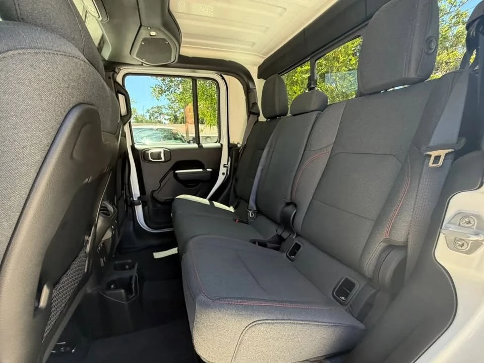 2026 Jeep JT Gladiator - Image 11 of 11
