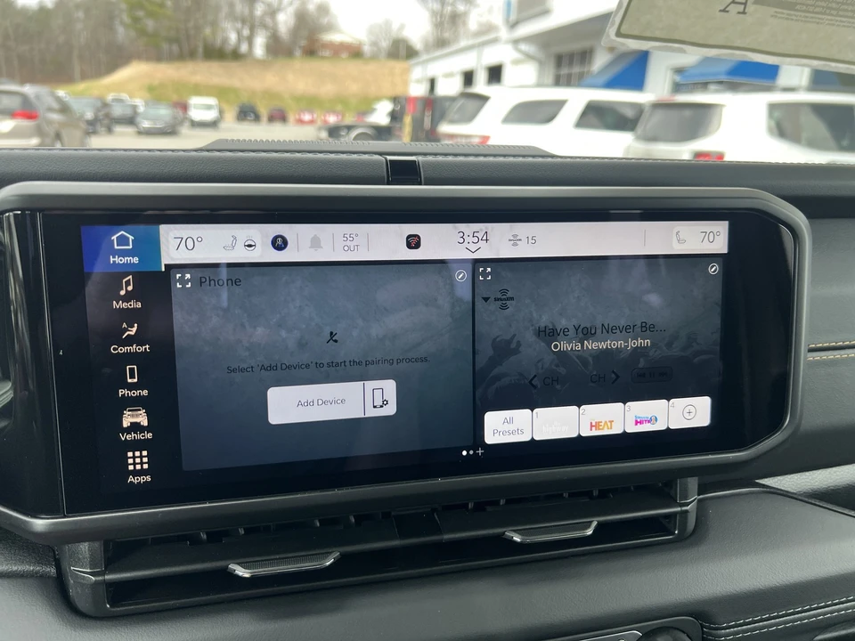 2026 Jeep JT Gladiator - Image 17 of 25