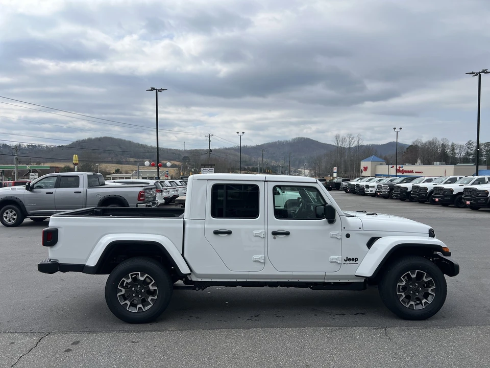 2026 Jeep JT Gladiator - Image 4 of 25