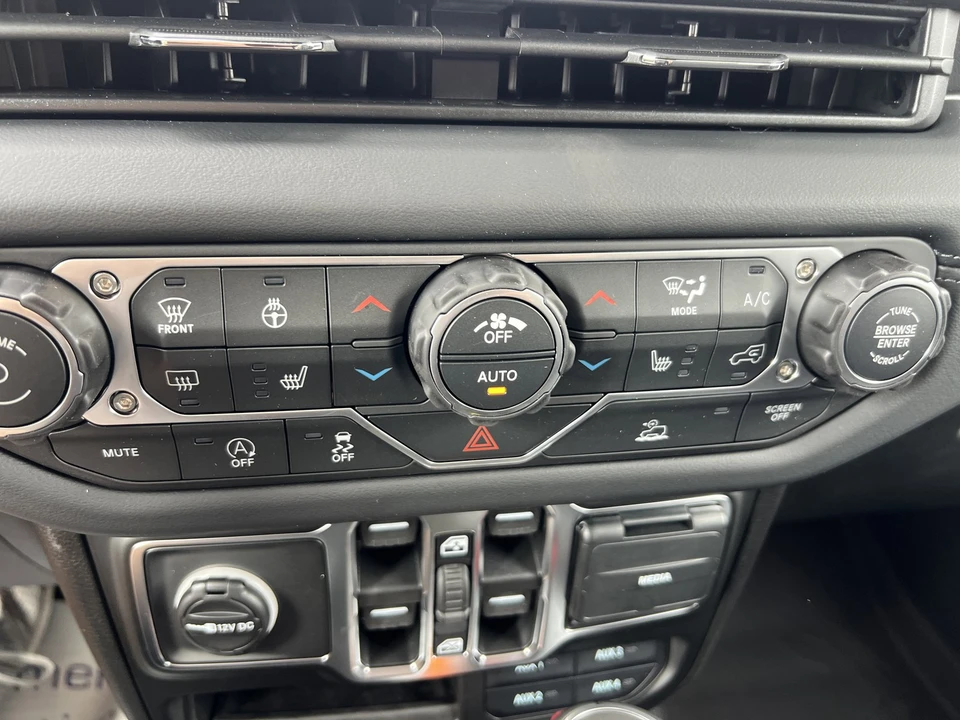 2026 Jeep JT Gladiator - Image 19 of 25