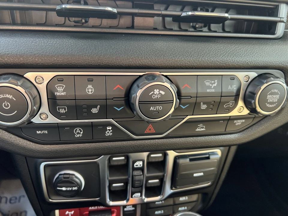 2026 Jeep JT Gladiator - Image 20 of 26