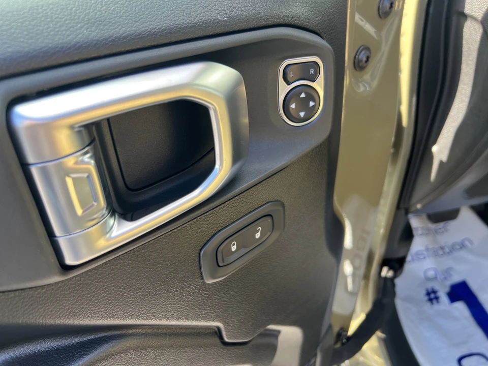 2026 Jeep JT Gladiator - Image 15 of 26
