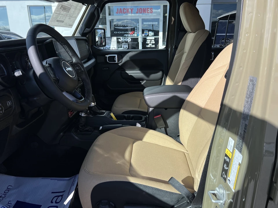2026 Jeep JT Gladiator - Image 16 of 26