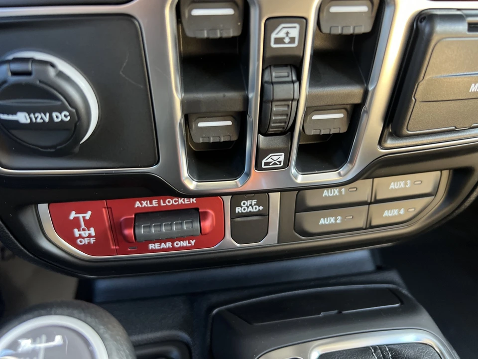 2026 Jeep JT Gladiator - Image 21 of 26