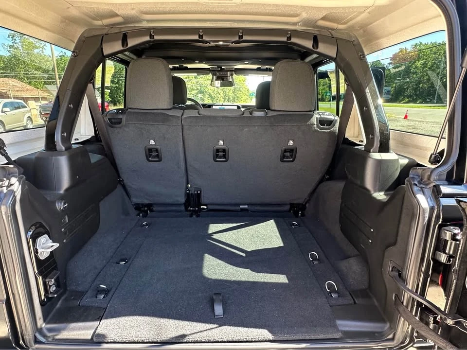 2026 Jeep JL Wrangler - Image 17 of 20