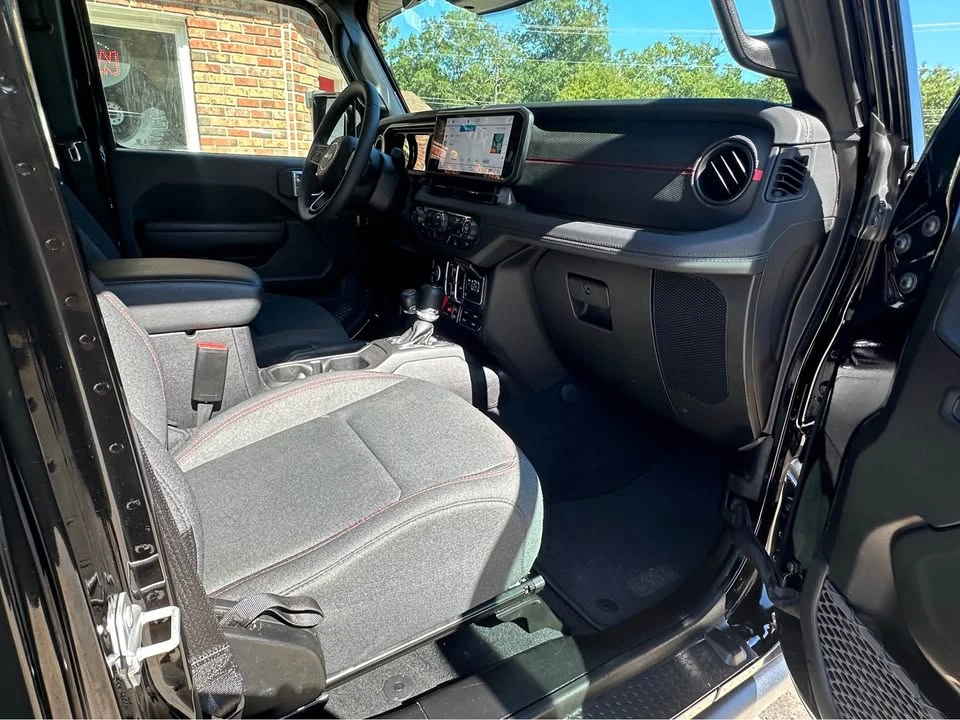 2026 Jeep JL Wrangler - Image 16 of 20