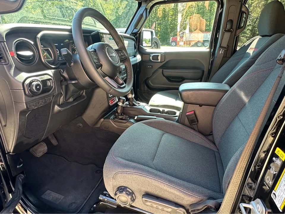 2026 Jeep JL Wrangler - Image 12 of 20