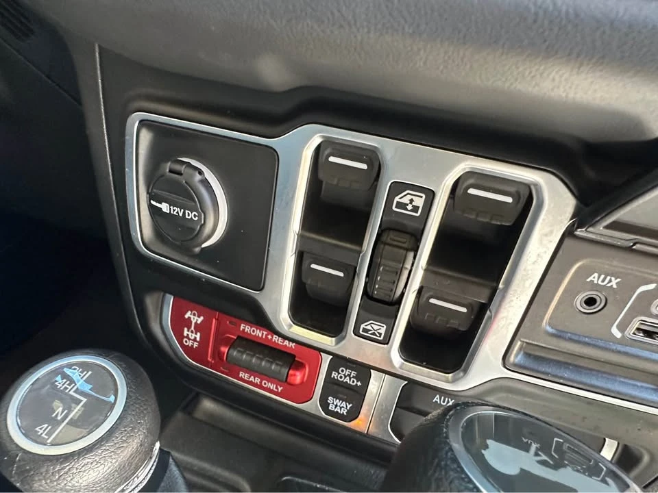2026 Jeep JL Wrangler - Image 14 of 20