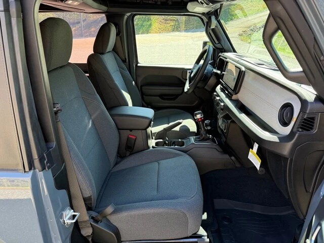 2026 Jeep JL Wrangler - Image 15 of 21