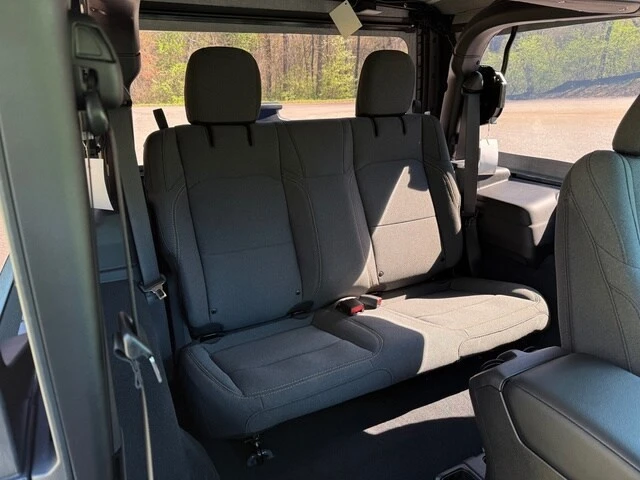 2026 Jeep JL Wrangler - Image 14 of 21