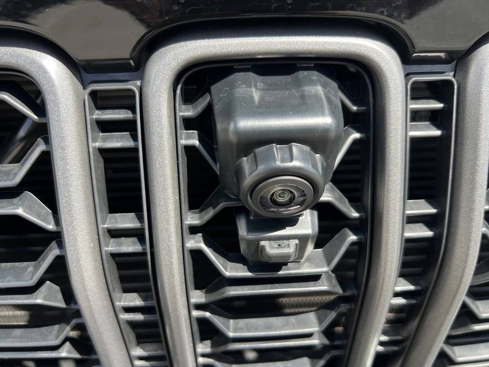 2026 Jeep JL Wrangler - Image 28 of 31