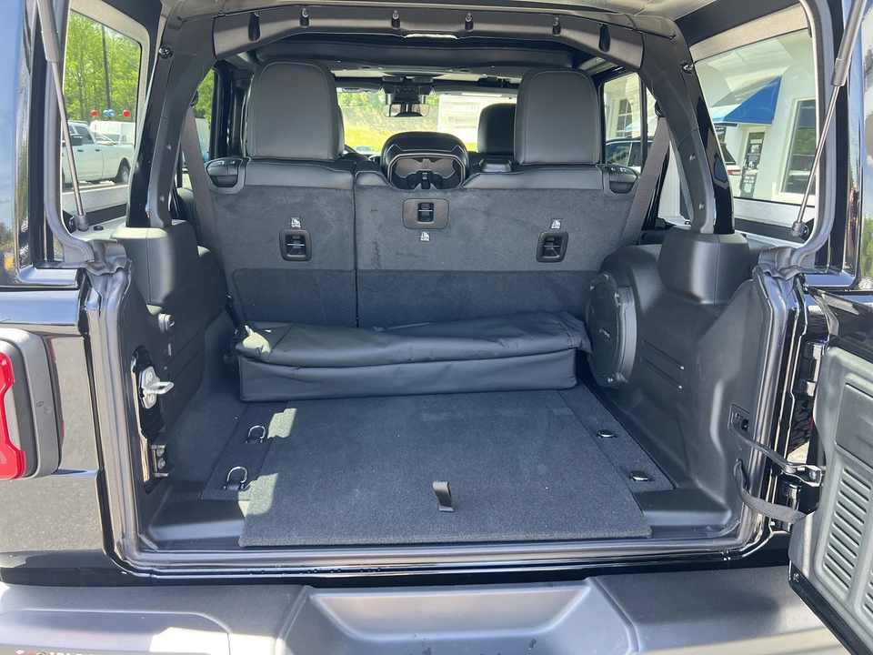 2026 Jeep JL Wrangler - Image 9 of 31