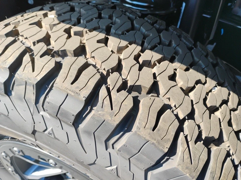 2026 Jeep JL Wrangler - Image 9 of 12