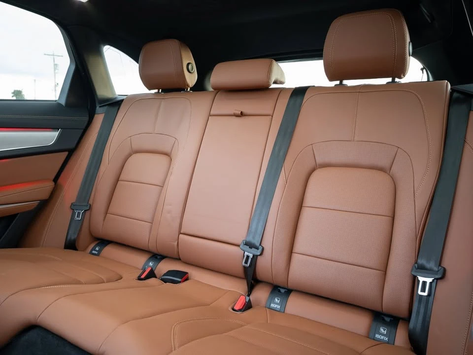 2026 Jaguar F-Pace - Image 5 of 11