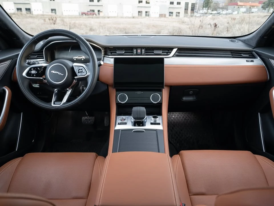 2026 Jaguar F-Pace - Image 4 of 11