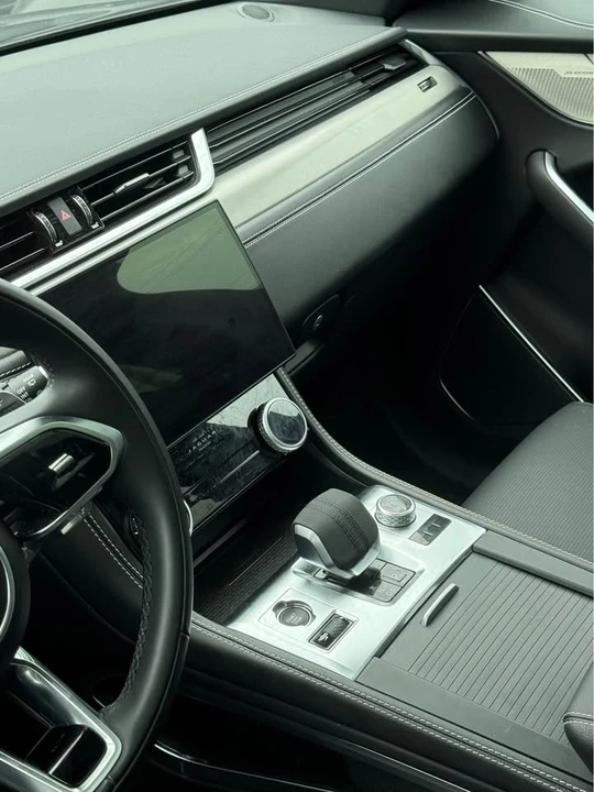 2026 Jaguar F-Pace - Image 8 of 10