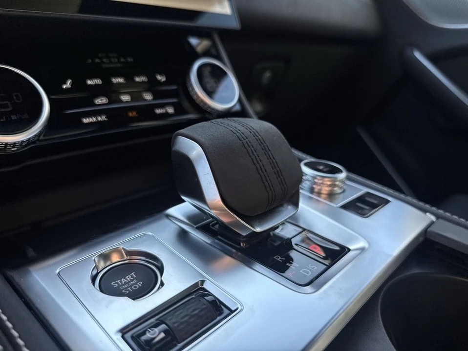 2026 Jaguar F-Pace - Image 14 of 18