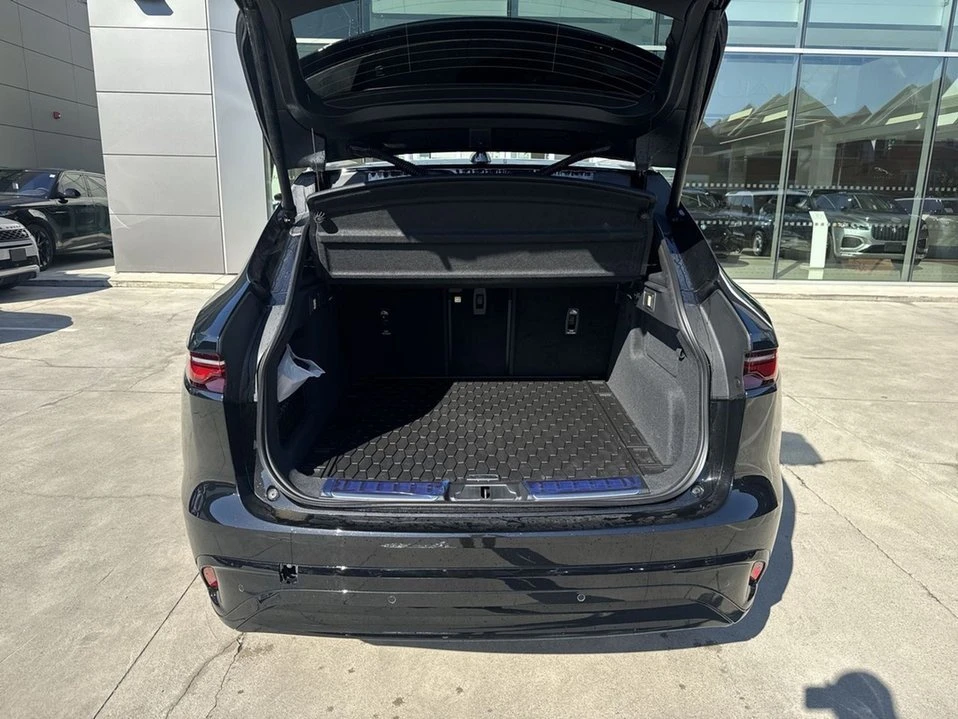 2026 Jaguar F-Pace - Image 18 of 18